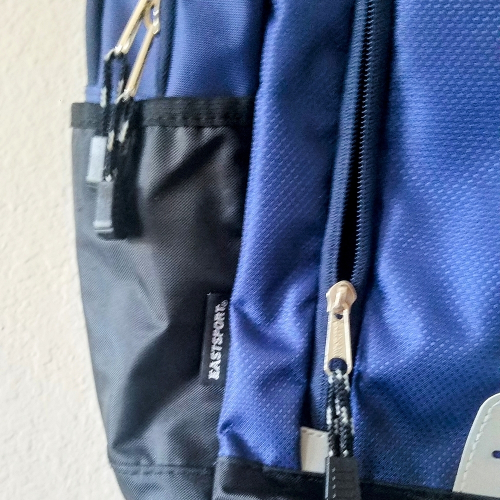 Backpack - Picture 3 of 3